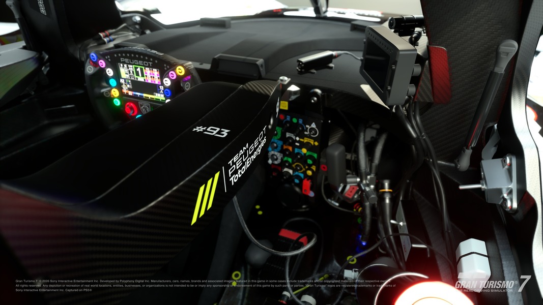 Gran Turismo 7 recibe los vehículos extremos de competición en su nueva actualización