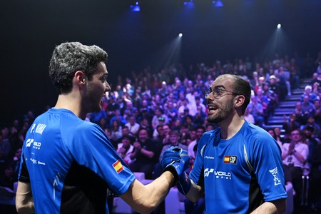 In der Eröffnungsrunde des Nations Cup wusste das spanische Team die Menge zu begeistern. Der Zeitunterschied zwischen dem Sieger Jose Serrano (rechts) und dem Zweitplatzierten Pol Urra (links) betrug nur 0,112 Sekunden!