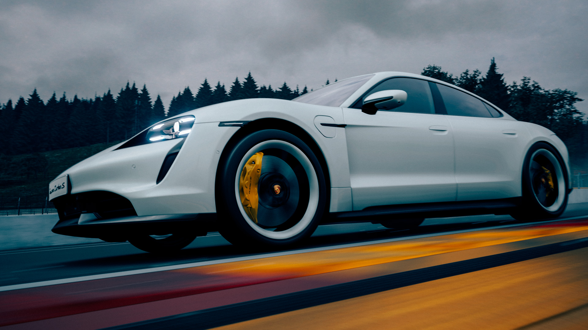 4台の新規車種と「スパ・フランコルシャン」を追加