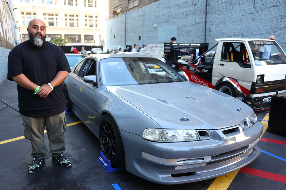 el Honda Prelude de 1992 que ganó el Best in Show junto a su creador, Big Mike