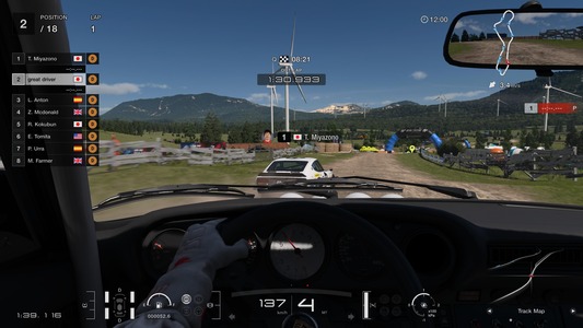 Clasificatoria: En esta sesión, correrás por el circuito con un límite de tiempo fijo y tendrás que conseguir el mejor tiempo de vuelta posible. La clave está en asegurar una vuelta limpia con coches rivales haciendo lo propio