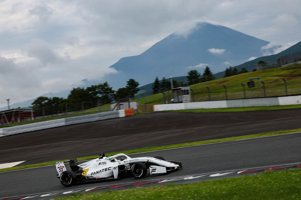 This stage would be Fraga’s first chance to fully take on Fuji Speedway in his Super Formula Lights car