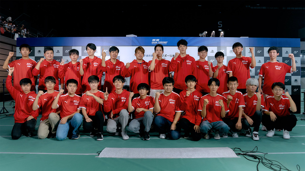 ※集合写真撮影時はマスクを外していますが、前後はマスクを着用しています。