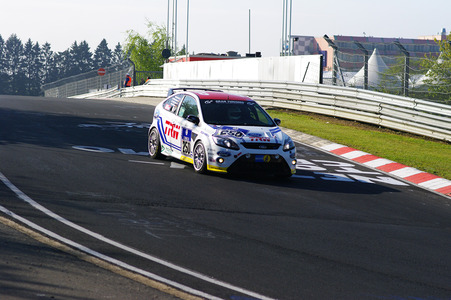 WRCドライバー、フィンランドのヤリ・マティ・ラトバラ選手がドライブして話題を集めたフォード・フォーカスRS（ゼッケン250／SP4Tクラス）。マシントラブルに泣かされ総合110位、クラス6位と不運な結果に終わった