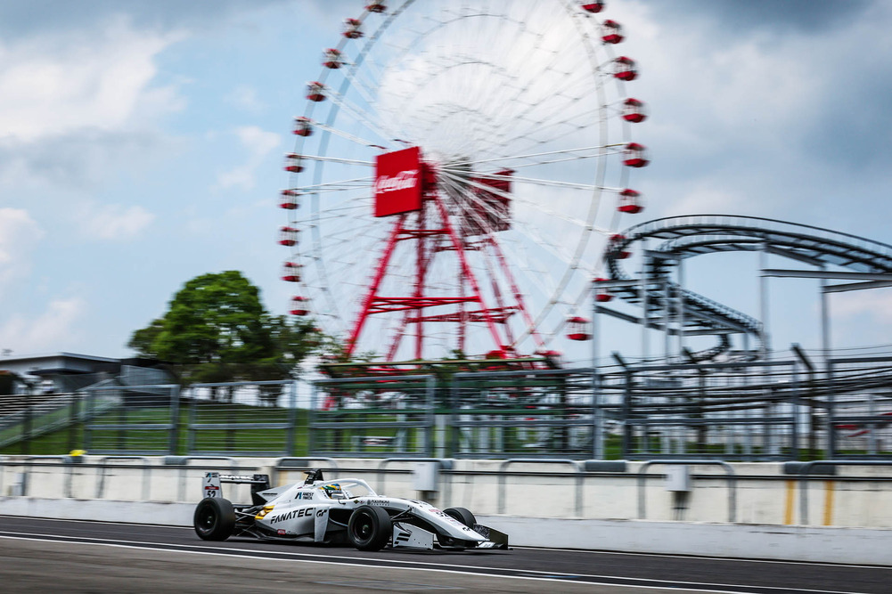 Op Suzuka vonden races 7-9 van de Super Formula Lights plaats Race 7 bestond uit 17 ronden en races 8 en 9 elk uit 12