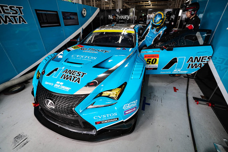 Igor Fraga in procinto di iniziare le prove libere. L'aerodinamica della Lexus RC F GT3 della ANEST IWATA Racing è adatta al circuito di Suzuka