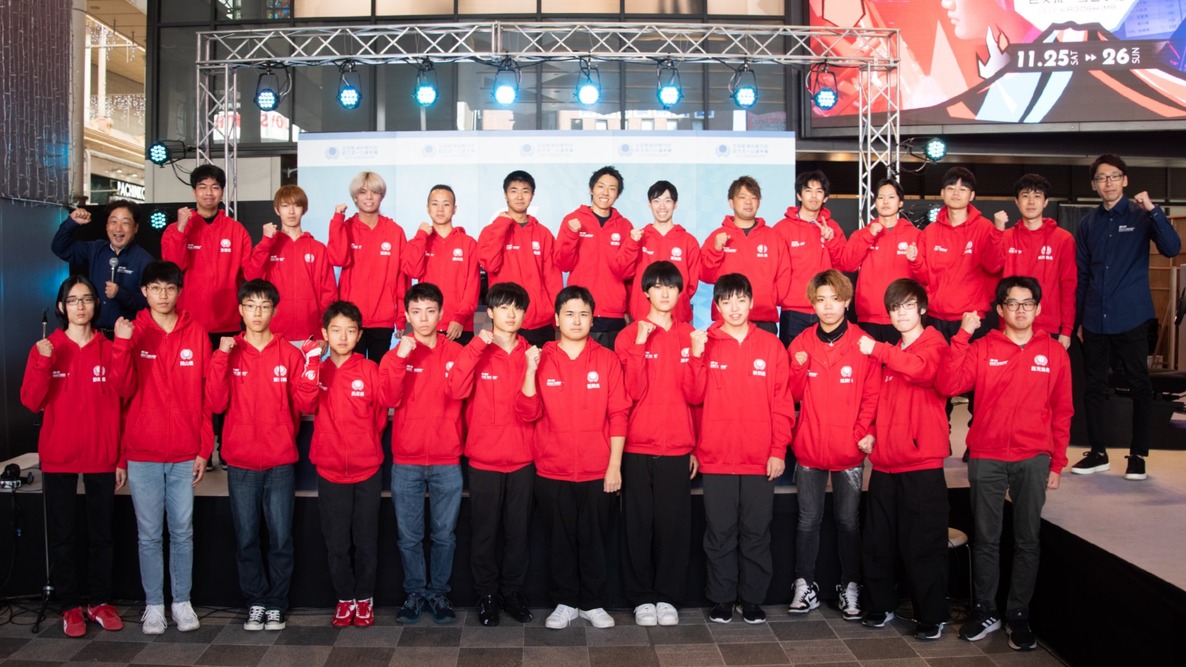 厳しい予選を勝ち抜き、鹿児島県鹿児島市のセンテラス天文館に集結した両部門の選手たち