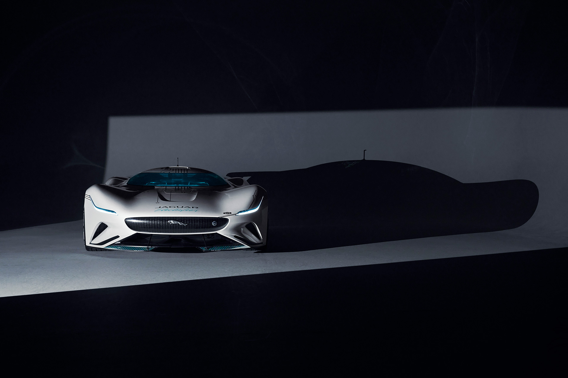 Apresentação do Vision Gran Turismo Coupé da Jaguar: um carro de corrida  100% elétrico - NOTÍCIAS 